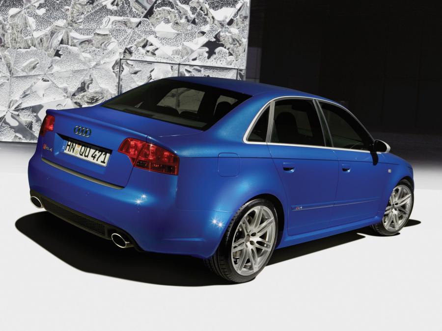  Audi RS4 Sedan (B7, 8E) 2005 года  (фото 22 из 48)